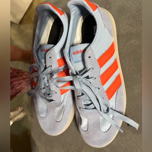 Adidas - Picture 4 of 5